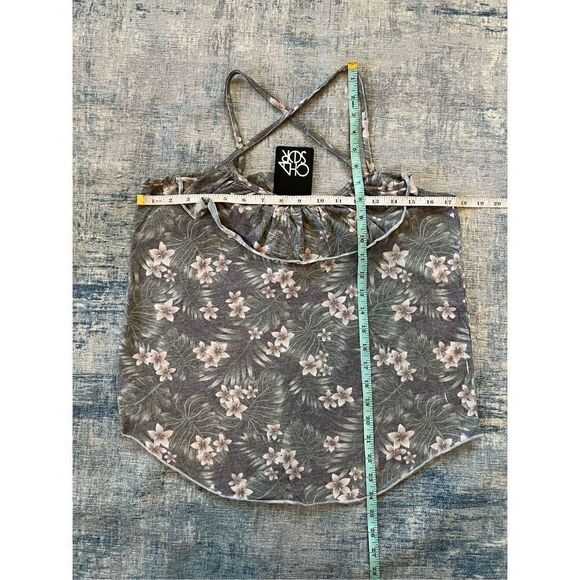 NWT! Chaser Antique Green Tropical Floral Print Ruffle Tank Top Medium - Picture 4 of 6